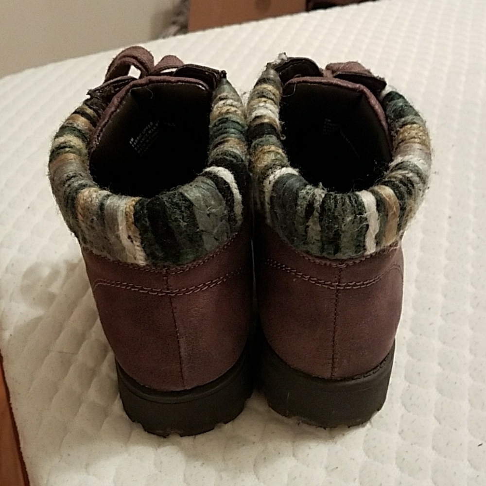 Shoes - Picture 2 of 3